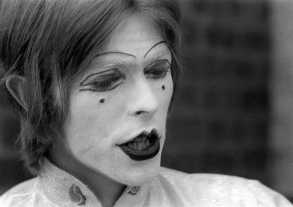 Bowie 'in mime' at the Middle Earth Club, 19th May 1968